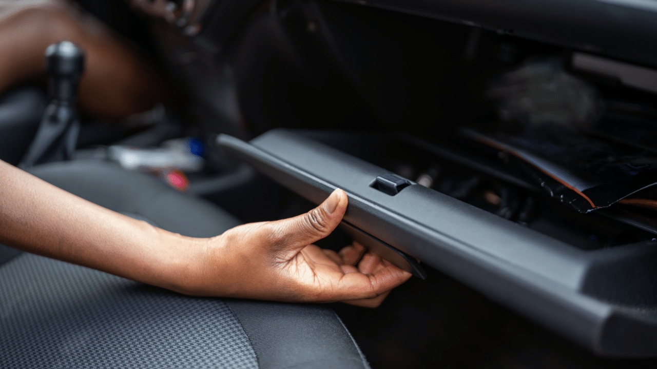 Papiers d'une voiture