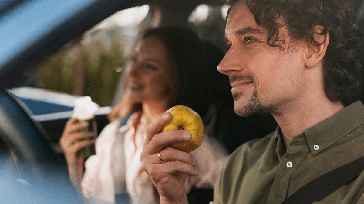 Manger ou boire au volant, la petite habitude qui peut coûter cher